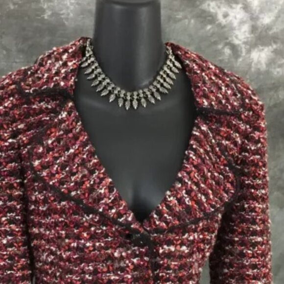 BEAUTIFUL St John couture knit red pink black multi Rhinestones skirt suit 8 - Picture 5 of 9